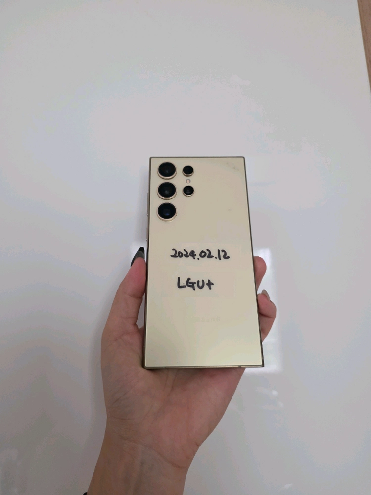 갤럭시s24울트라 256G(화면멍)(펜X)기능이상무 이미지