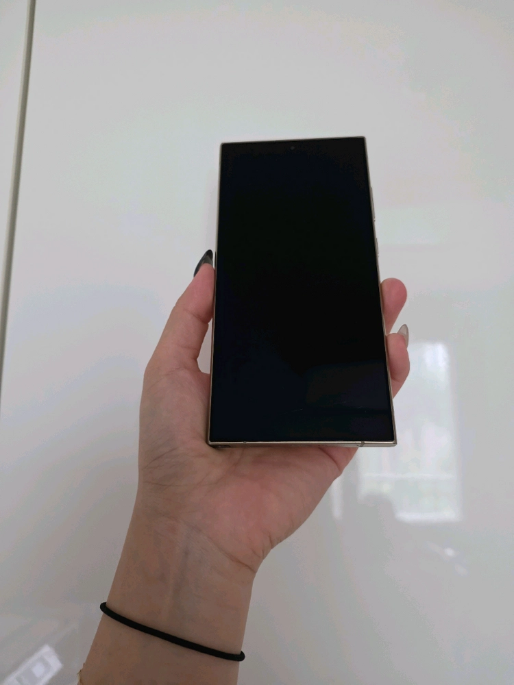 갤럭시s24울트라 256G(화면멍)(펜X)기능이상무 이미지