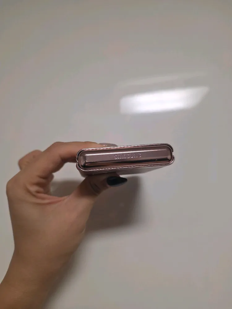 갤럭시z플립2 256G(화면멍)기능이상무 이미지