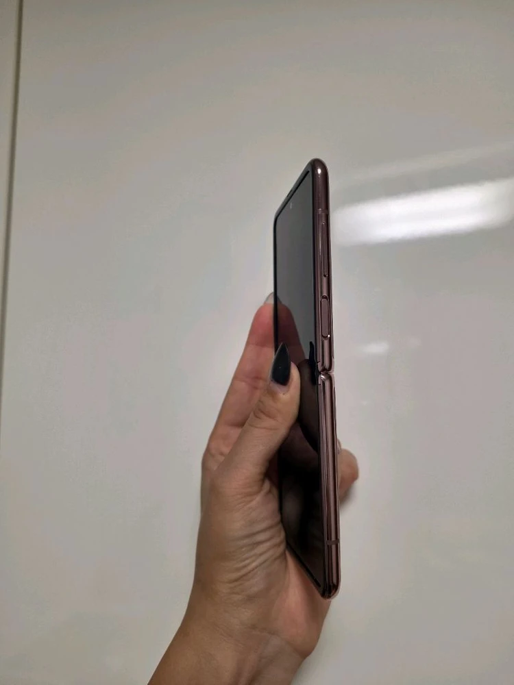 갤럭시z플립2 256G(화면멍)기능이상무 이미지