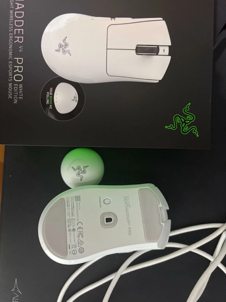 razer 데스에더 v4 마우스 이미지