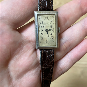 미작동) 빈티지 여성용 초기 goldsmith & silversmiths 수동 은 시계 판매합니다 이미지