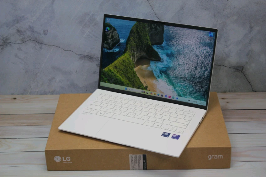 LG 14인치 울트라5 225H 16G 256GB 그램 14Z90T-GA5CK 중고노트북 - 안심되는 중고거래