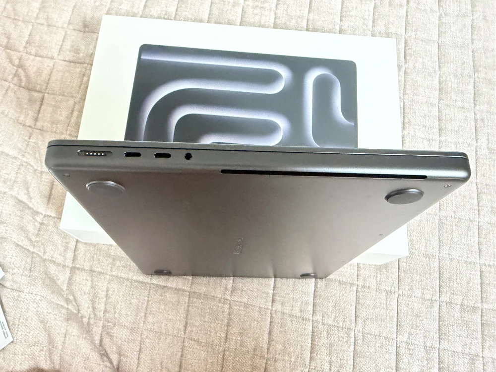 맥북프로 m4pro칩 24GB, 1TB 14인치 스페이스그레이 이미지