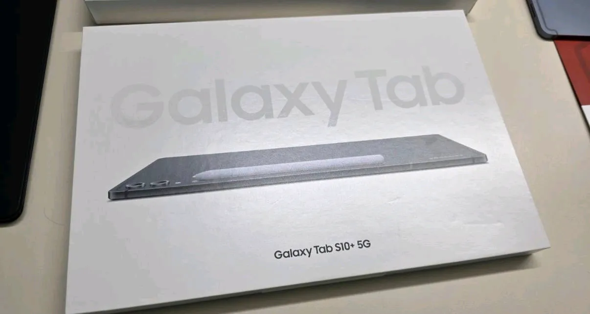삼성 갤럭시탭 S10+ 5G 256GB 그레이 + 키보드 커버 - 안심되는 중고거래