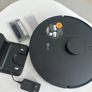 LG 로봇청소기 R560BL 상태A급 먼저 연락하시면 네고 시원하게 해드려요!! 이미지