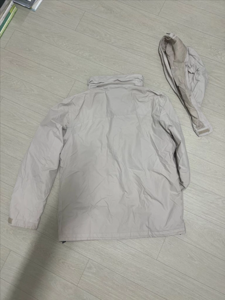 컬럼비아 아이보리 바람막이 자켓 이미지