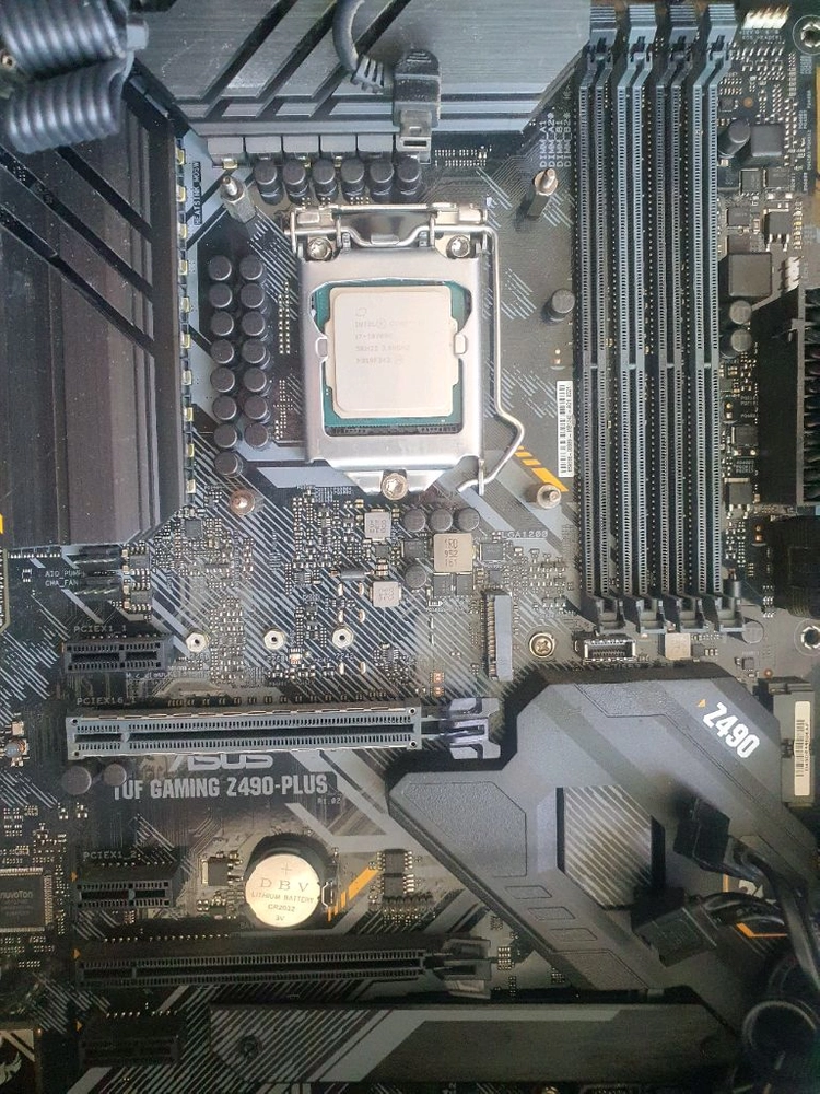 asus tuf z490 plus m/b, evga 280 수냉쿨러 이미지