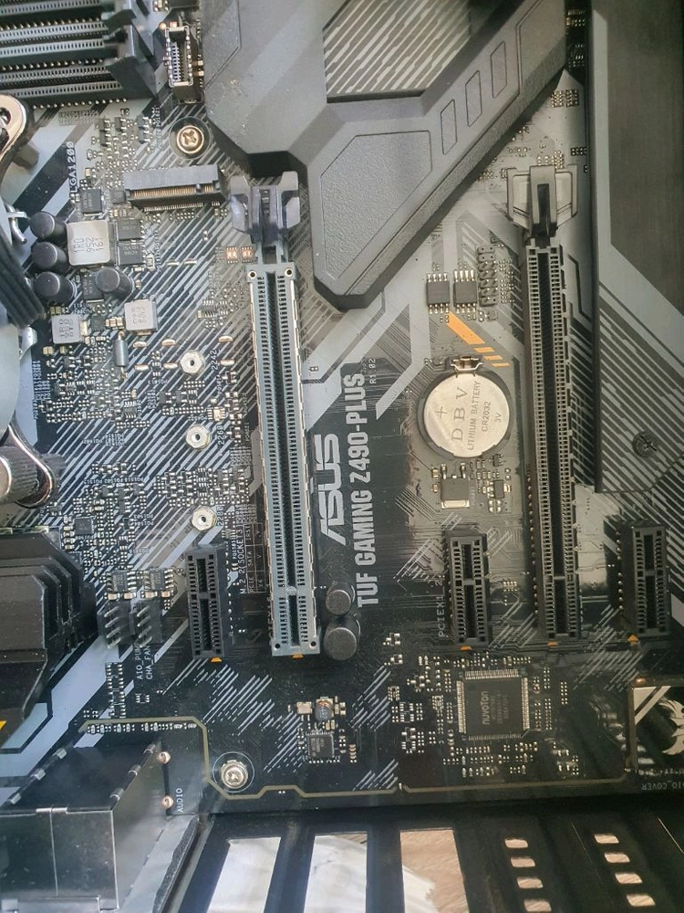 asus tuf z490 plus m/b, evga 280 수냉쿨러 이미지