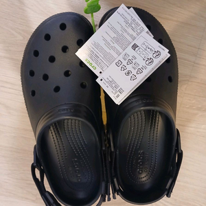 크록스 블랙 이미지