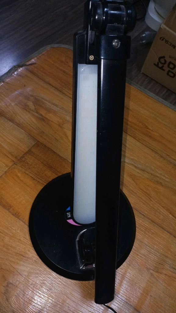 삼성 LED 스탠드 조명 이미지