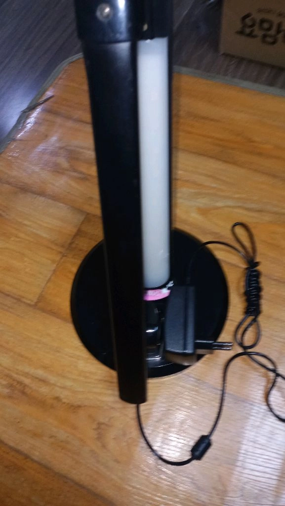 삼성 LED 스탠드 조명 이미지