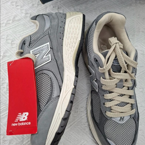 뉴발란스 운동화 그레이 M2002RNM 240사이즈 이미지