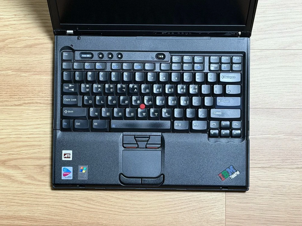 IBM ThinkPad T43 레트로 노트북 / Windows XP / 클래식 씽크패드 이미지