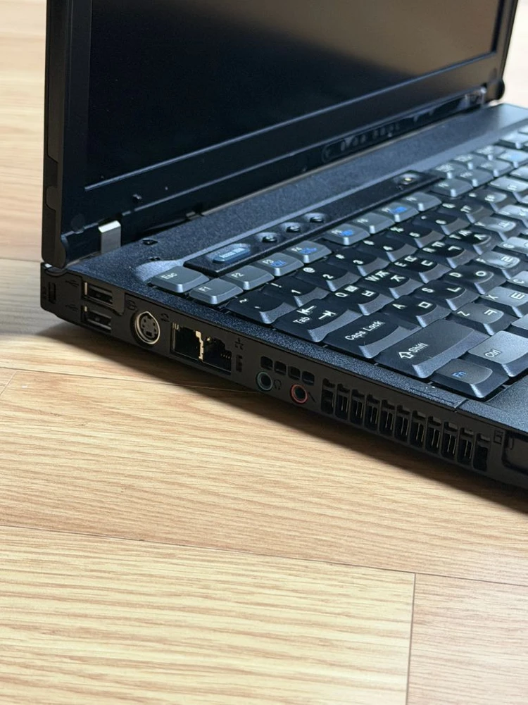 IBM ThinkPad T43 레트로 노트북 / Windows XP / 클래식 씽크패드 이미지