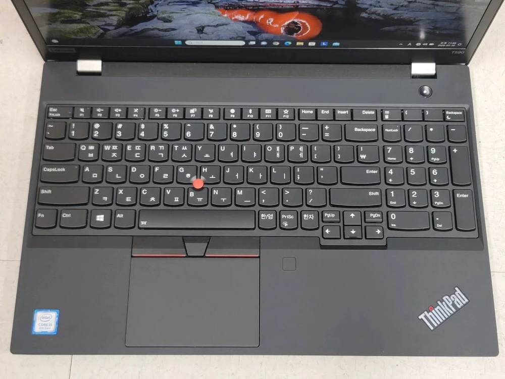 레노버 씽크패드 T590 플래그쉽 노트북 이미지