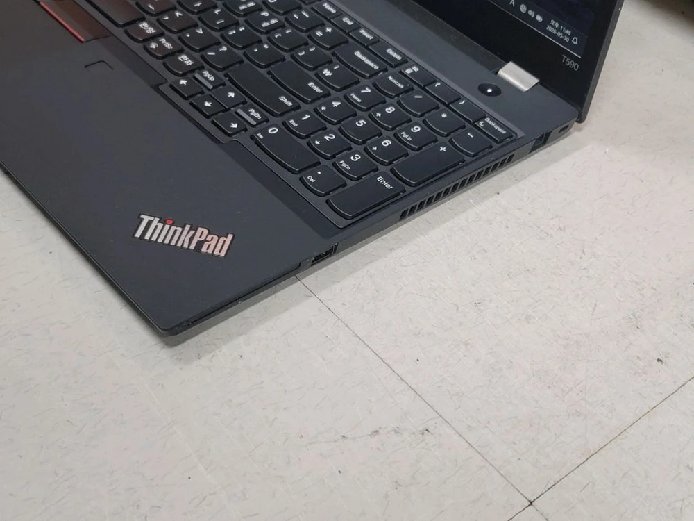 레노버 씽크패드 T590 플래그쉽 노트북 이미지