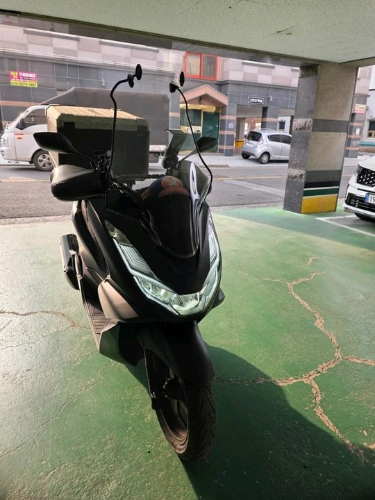 pcx125 24년식 팝니다 2만키로 정비완료 - 안심되는 중고거래