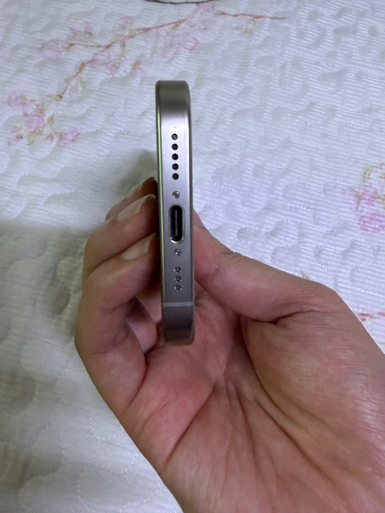 아이폰15 프로 256GB 내추럴 티타늄 이미지