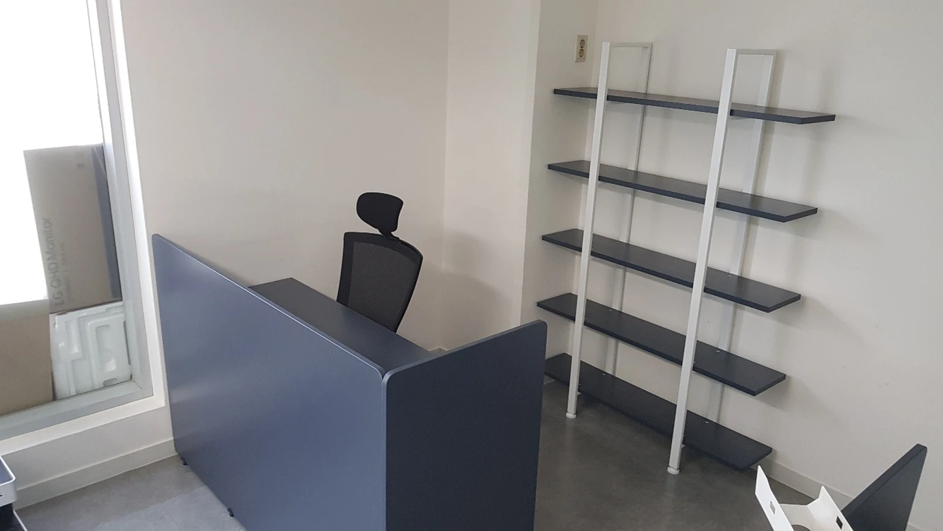 중고사무실책상 중고사무용가구 010-6381-4382 이미지