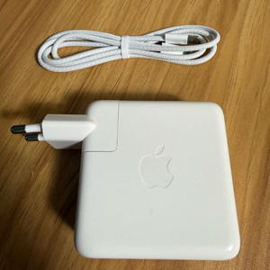 애플 정품 67W 충전기 + 100W 지원 호환 C to C 케이블(미사용) 이미지