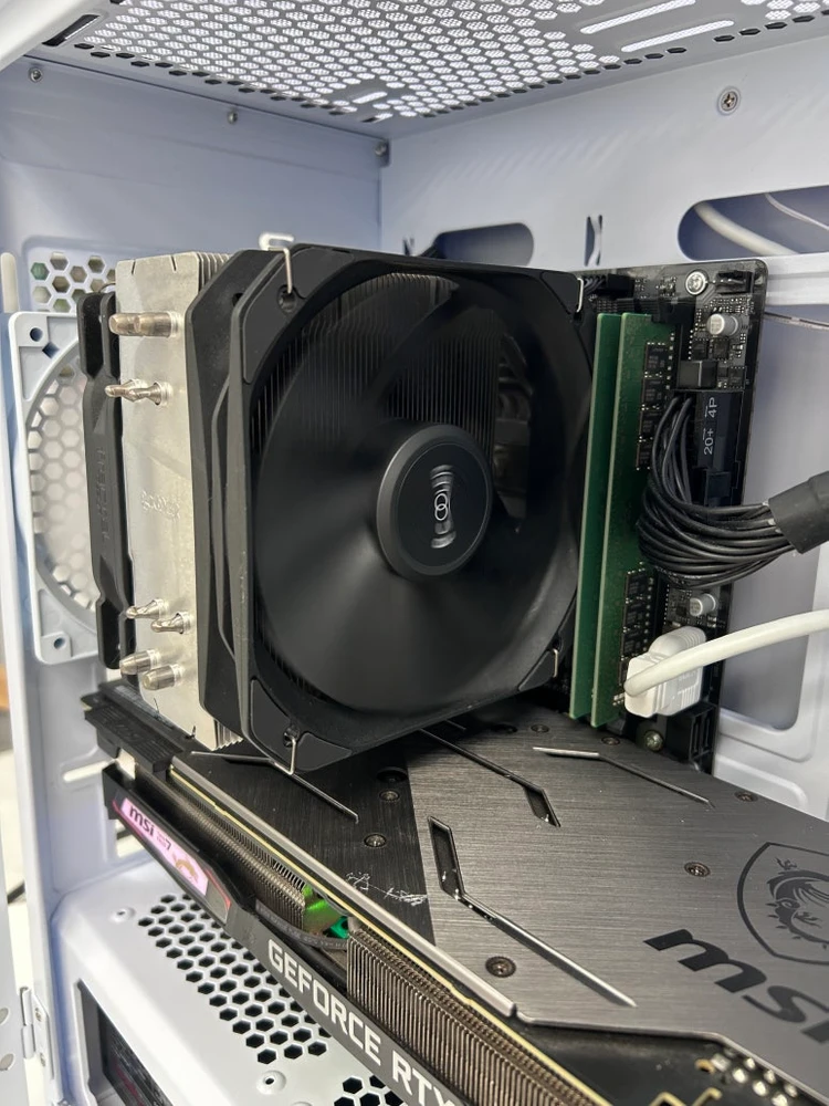i5-11400F RTX2070 SUPER 32GB 화이트 게이밍PC 이미지