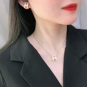H 로고 목걸이 귀걸이 세트 이미지