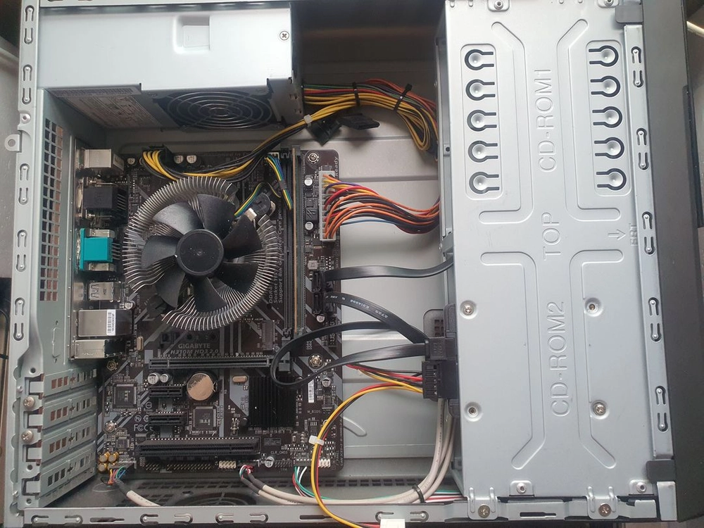 사무용 컴퓨터(i5-9500) 풀세트 - 본체/모니터(중고) 스피커/키보드/마우스/전원선2개/DVI선1개(새거) 이미지