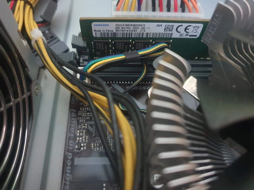 사무용 컴퓨터(i5-9500) 풀세트 - 본체/모니터(중고) 스피커/키보드/마우스/전원선2개/DVI선1개(새거) 이미지