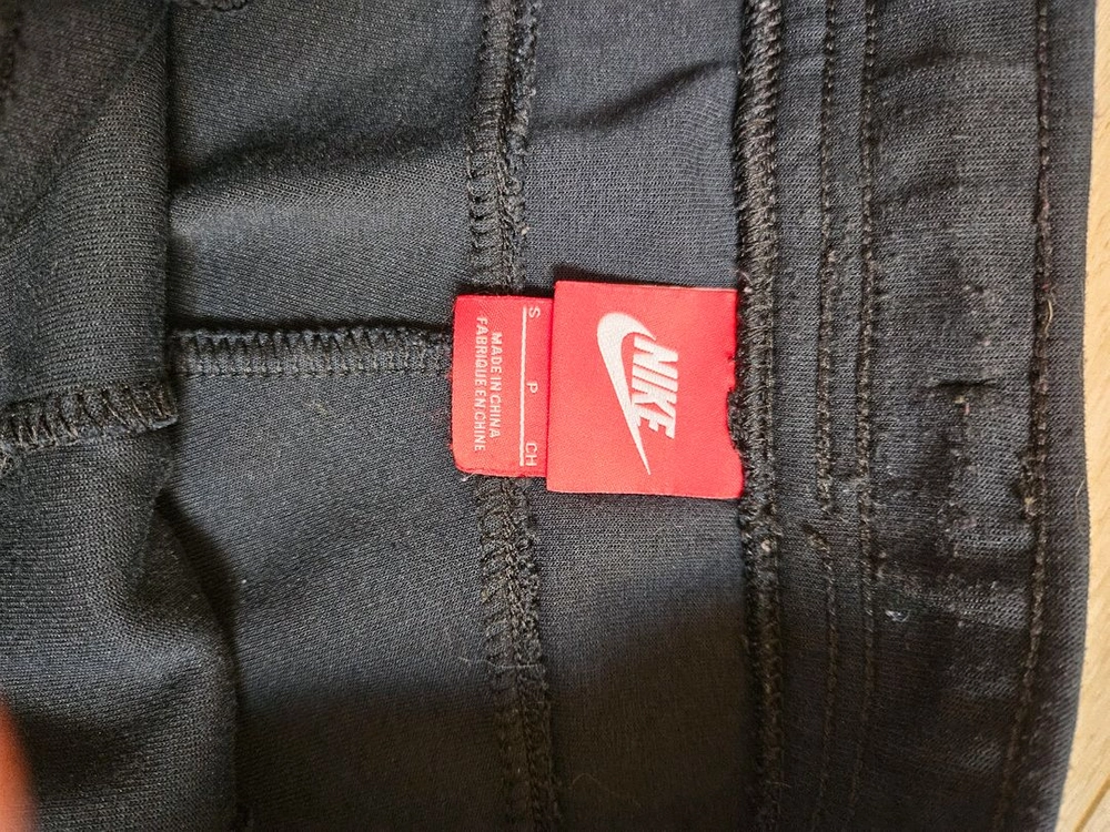 나이키 테크팩 s사이즈바지 판매해요 이미지
