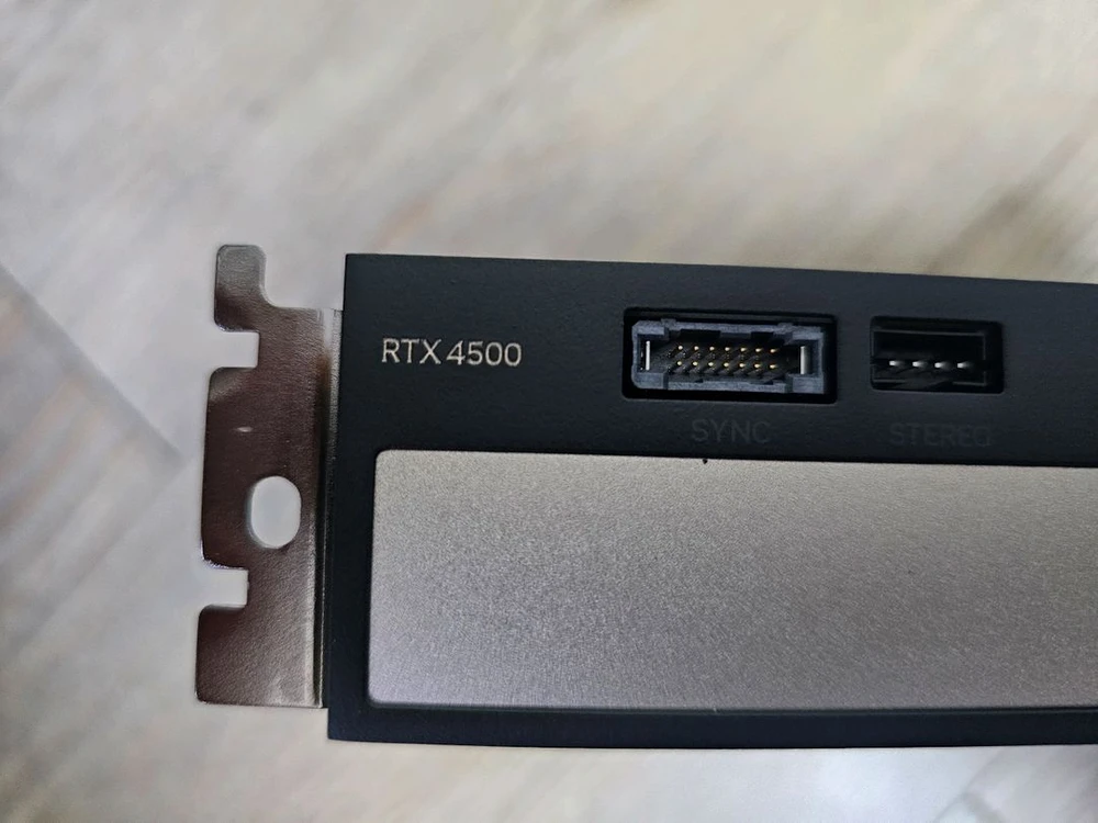 RTX 4500ada 24gb 팝니다 이미지