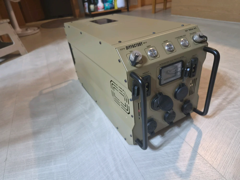 다이팍토리 올인원 파워뱅크 DF 195A-AC - 안심되는 중고거래