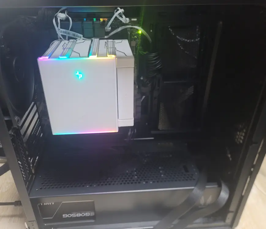 9800X3D, ddr5 32g,m.2 ssd 1tb 고사양 반본체 - 안심되는 중고거래