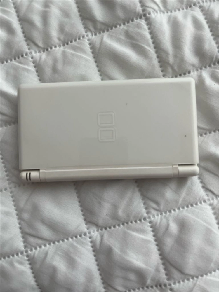 닌텐도 DS lite 흰색,실버 - 안심되는 중고거래