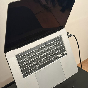 2019 맥북 MacBook 5600m 64gb ram 1tb