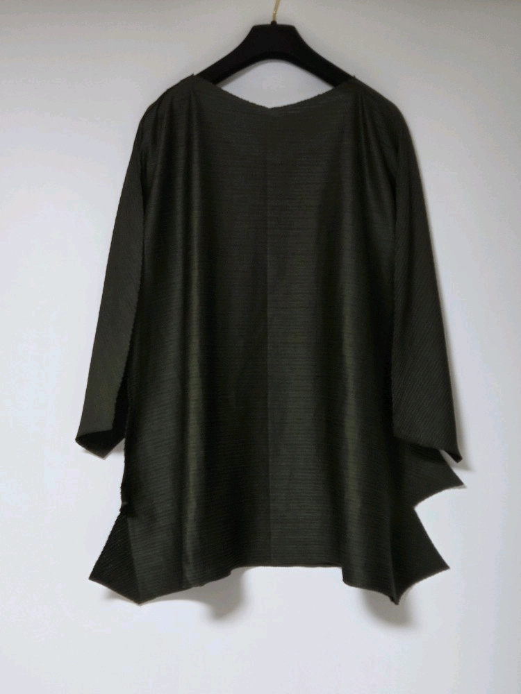 미 이세이미야케 me ISSEY MIYAKE 알로에 스타 에이폭 탑 이미지