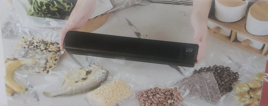 정품)VACUUM SEALER가정용 자동포장기 미개봉가정에서 간편하게 사용할 수 있는 자동 포장기예요식품을 신선하게 이미지