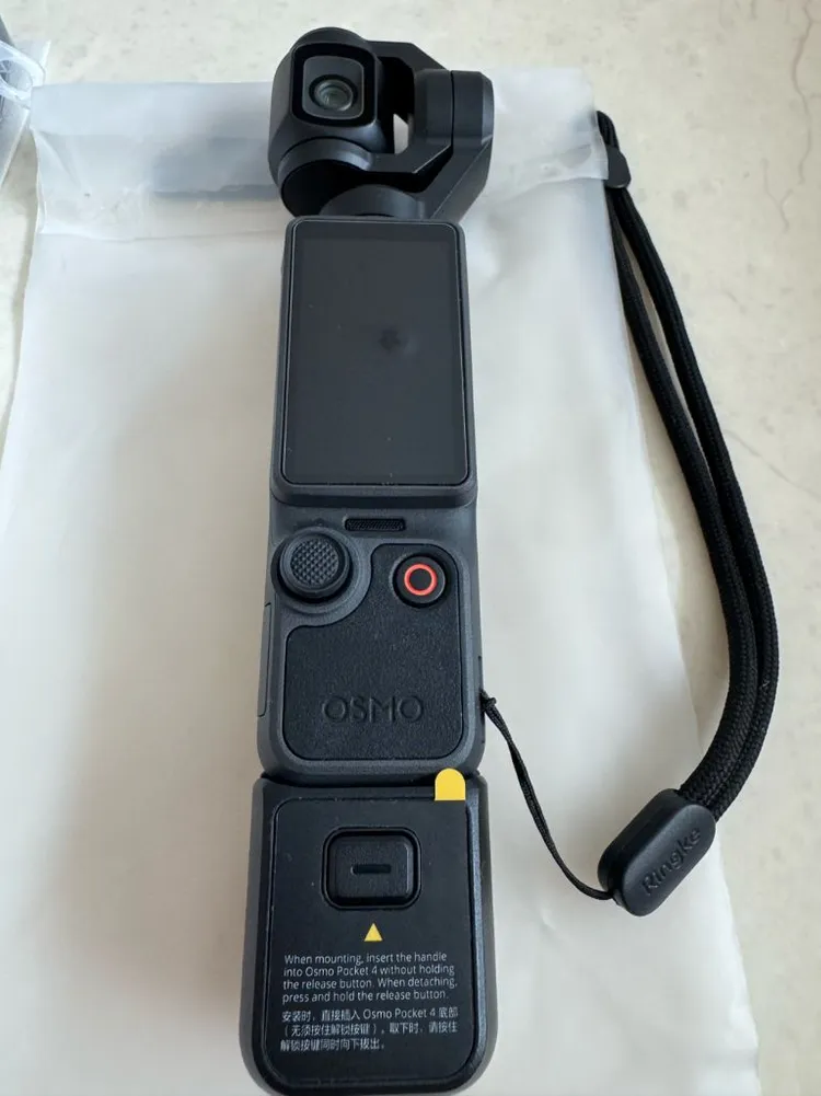 DJI 오즈모포켓4 에센셜 콤보 팝니다 이미지