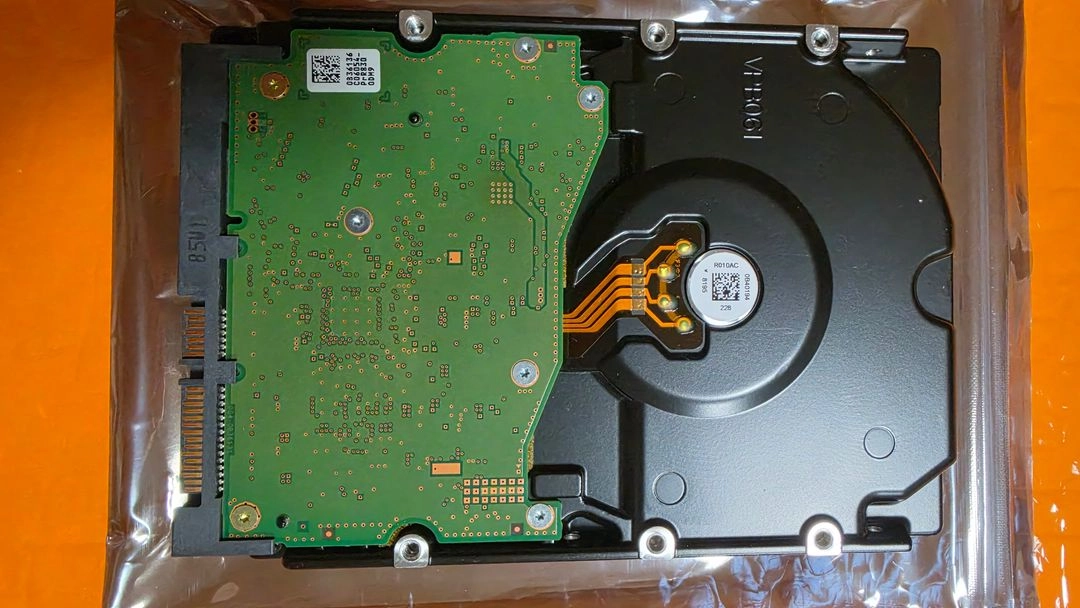 WD WHITE 8TB HDD 팝니다 (WD80EMAZ) 이미지