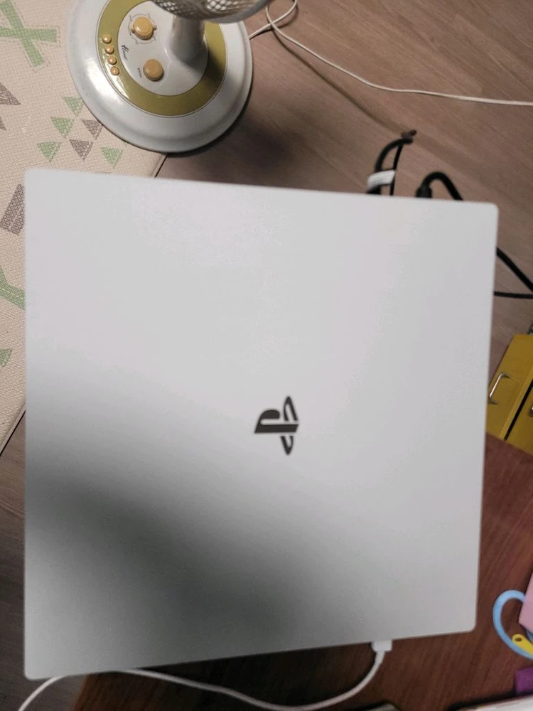 플스4 프로 세트 랑 꼭해야할게임 4가지 일괄팔아요. ps4 pro 사진참조 유명게임 이미지
