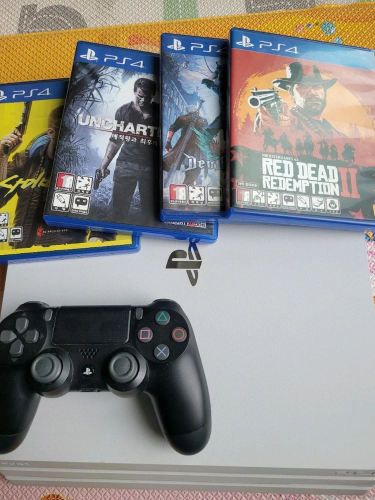 플스4 프로 세트 랑 꼭해야할게임 4가지 일괄팔아요. ps4 pro 사진참조 유명게임 이미지