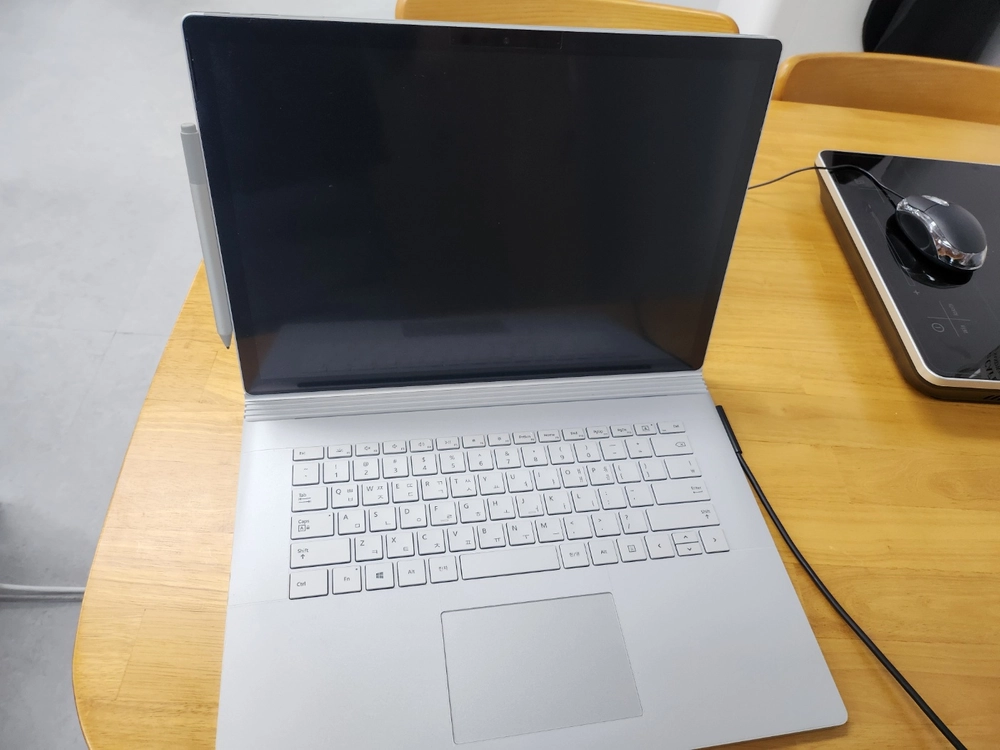 서피스 북 3(13.5인치/i7/256GB/16g) 노트북 판매합니다. 이미지