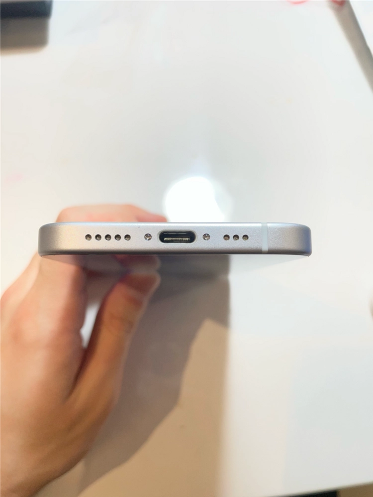 아이폰 15 블루 256GB 이미지