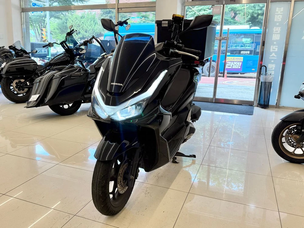 25년식 PCX125 / 43,XXXkm / 배달세팅완료 차량 판매합니다 이미지