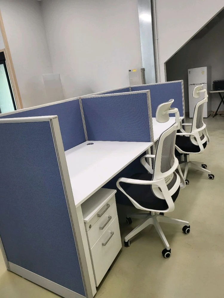 파티션 책상 의자 철제캐비넷 철재옷장 원탁 작업탁자 수납장 책장 회의용테이블 회의용의자 이미지