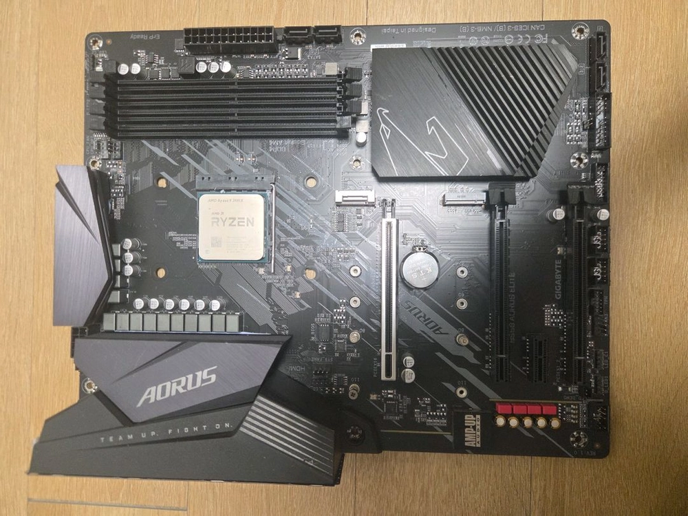 GIGABYTE B550 AORUS ELITE / 라이젠 3900X - 안심되는 중고거래