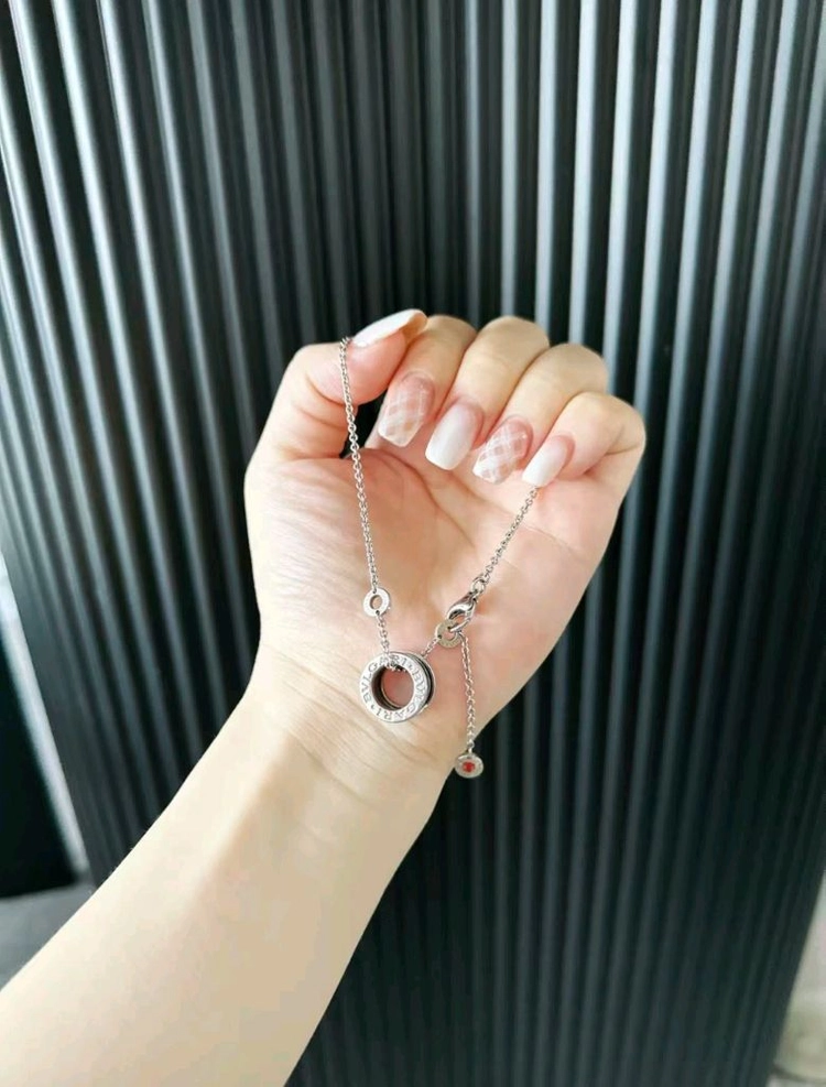 불가리 비제로원 세이브더칠드런 실버목걸이 이미지