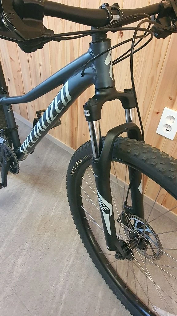 스페셜라이즈드 MTB 락하퍼 콤프 27.5 이미지