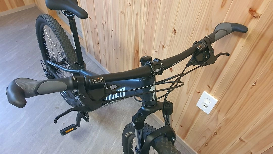 스페셜라이즈드 MTB 락하퍼 콤프 27.5 이미지