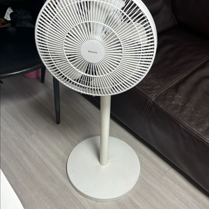 화이트 스탠드 선풍기 세척완료 이미지
